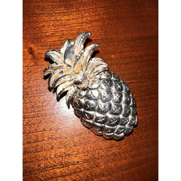Pineapple Silver Tone w/ Gold Tinged Top Pendant / Pin Vintage - Picture 10 of 11